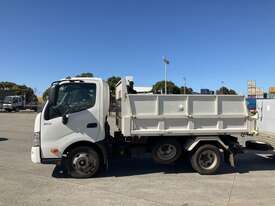 2018 Hino 300 617 Tipper Day Cab - picture2' - Click to enlarge