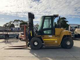 Yale GDP210DB Counter Balance Forklift - picture2' - Click to enlarge