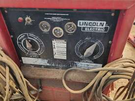 Lincoln Generator/Welder - picture0' - Click to enlarge