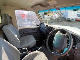 Toyota GXL Landcruiser - picture0' - Click to enlarge