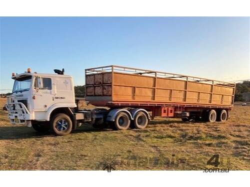 caption 1984 International T2670 Truck w/ 1986 40'Hallmark