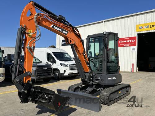 Develon DX35Z Air Cabin Mini Excavator 