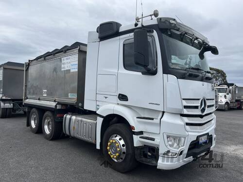 caption 2018 Mercedes Benz Tipper & Quad Dog Combination