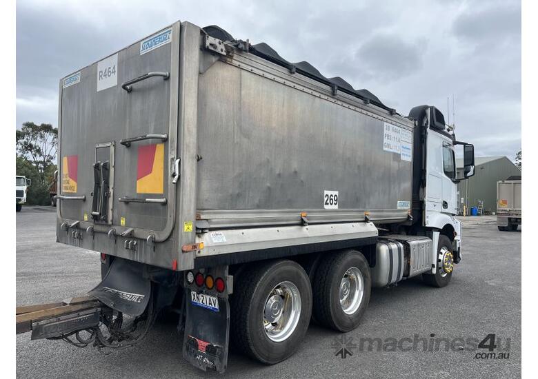 caption 2018 Mercedes Benz Tipper & Quad Dog Combination