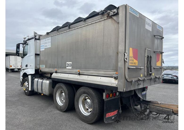 caption 2018 Mercedes Benz Tipper & Quad Dog Combination