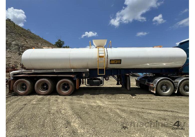 caption 2012 TRISTAR WATER TANKER