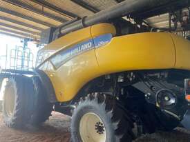 2013 New Holland Cr8090 Combine & 2013 New Holland 840Cd 40' Draper Front - picture0' - Click to enlarge