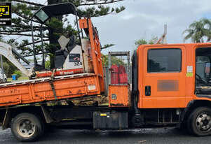 2011 Isuzu NPR300 Crew Cab Tipper Truck, E.M.U.S TS848