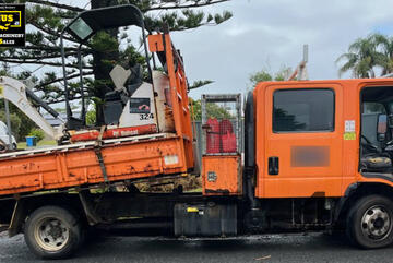 2011 Isuzu NPR300 Crew Cab Tipper Truck, E.M.U.S TS848