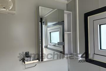 Un  Shower & Toilet Block Style 3