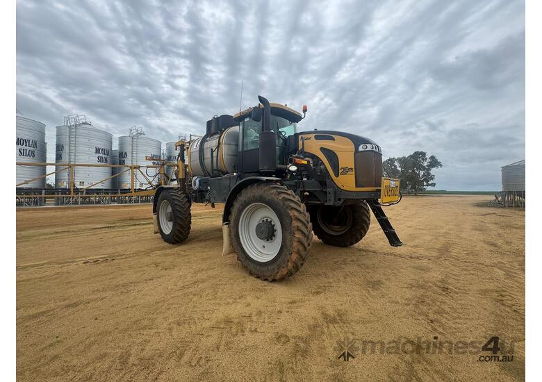 caption 2019 ROGATOR 1300C SELF PROPELLED SPRAYER