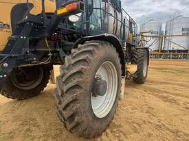 2019 ROGATOR 1300C SELF PROPELLED SPRAYER  - picture2' - Click to enlarge