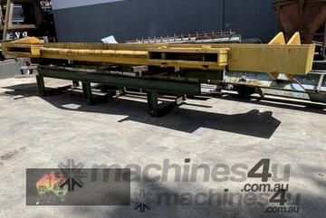   Crane spreader