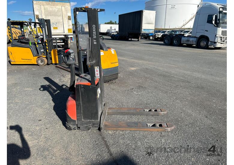 caption 2015 BT SWE080L Electric Pallet Jack