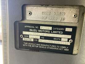 2006 Isuzu NPR200 Refrigerated Pantech - picture1' - Click to enlarge