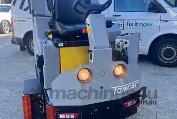 Conquest XR46C Scrubber Like New