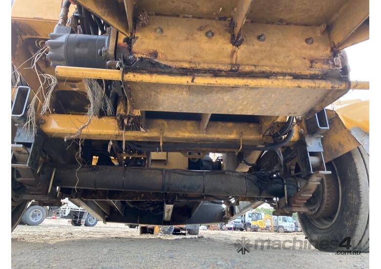 caption 2015 Rayco RC1824 Single Axle Wood Chipper