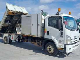 Isuzu FRR500 - picture0' - Click to enlarge