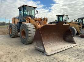 2015 Hyundai HL770-9 Articulated Wheel Loader - picture1' - Click to enlarge