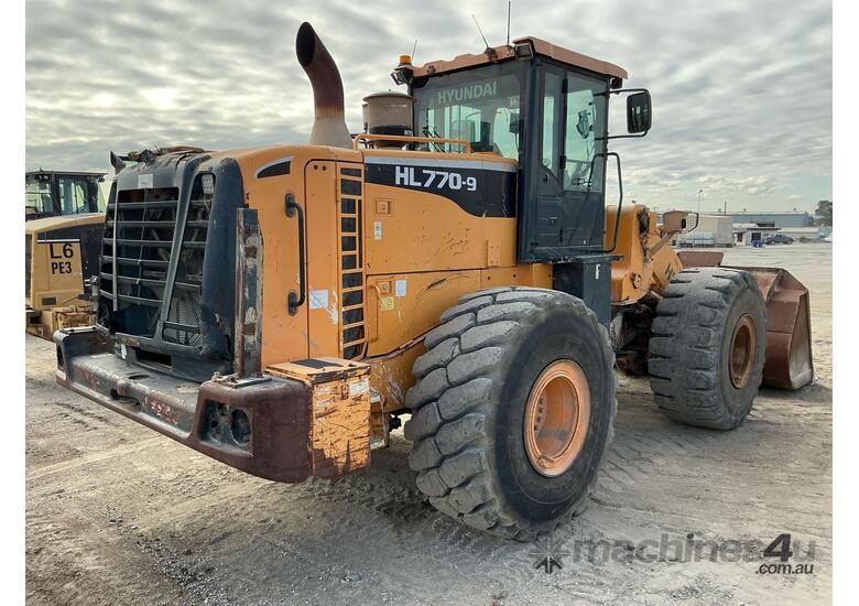 caption 2015 Hyundai HL770-9 Articulated Wheel Loader