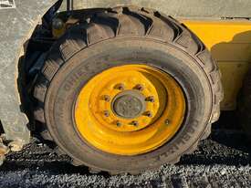 2015 New Holland L213 Skid Steer - picture0' - Click to enlarge