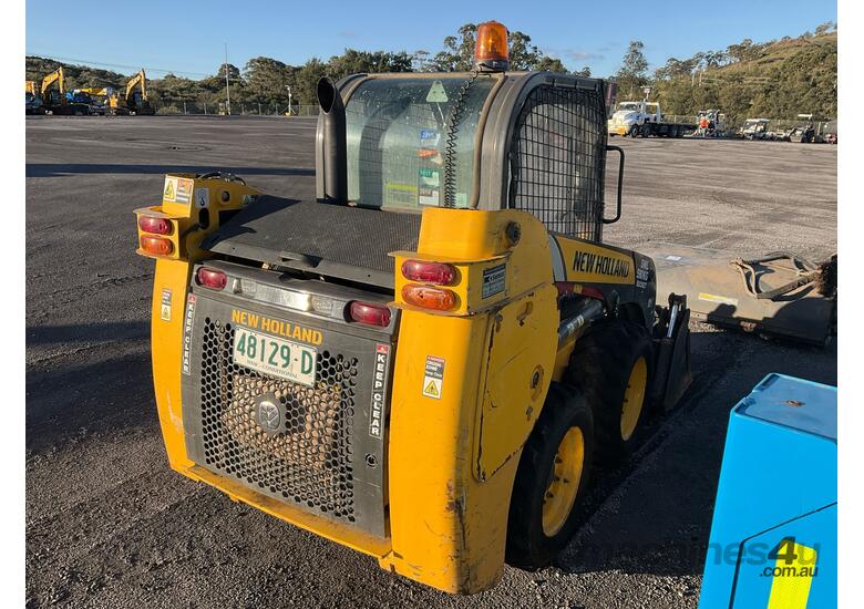 2015 New Holland L213 Skid Steer
