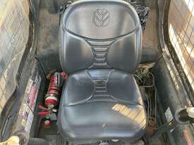 2015 New Holland L213 Skid Steer - picture1' - Click to enlarge