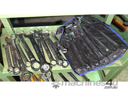 caption QUANTITY OF LARGE SPANNERS
