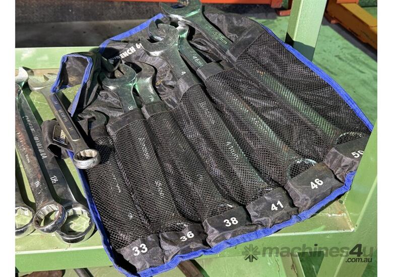 caption QUANTITY OF LARGE SPANNERS