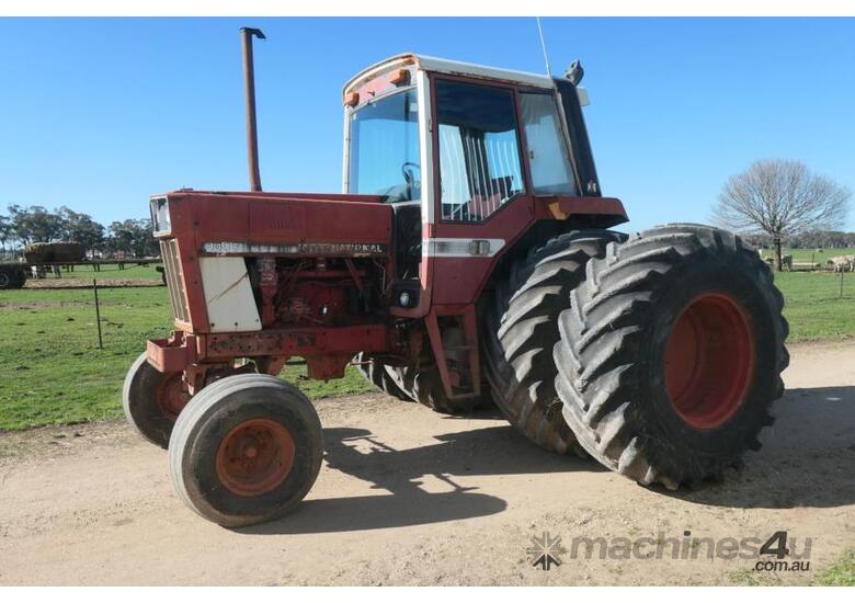 caption International 1486 Tractor