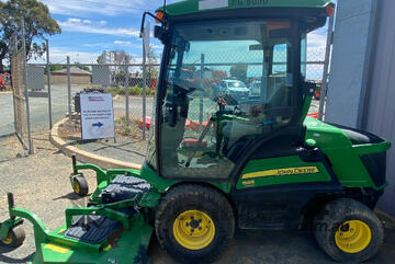 John Deere 1580 Front Deck Lawn Equipment