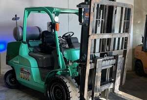 Mitsubishi   5.5T Forklift