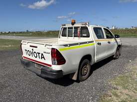 2018 Toyota Hilux Workmate 4x2 Dual Cab Ute - picture2' - Click to enlarge