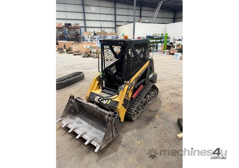 ASV RT-30 POSI-TRACK® LOADER