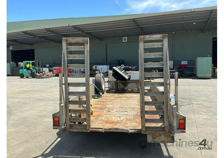 2006 Hilltop Tandem Axle Plant Trailer