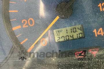 Mazda 2001   T4600 Tipper