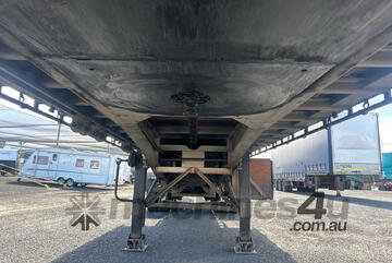 2007 Barker Tri Axle Curtainside Roll Back A Trailer