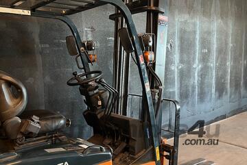 TOYOTA FORKLIFT (electric) - new battery