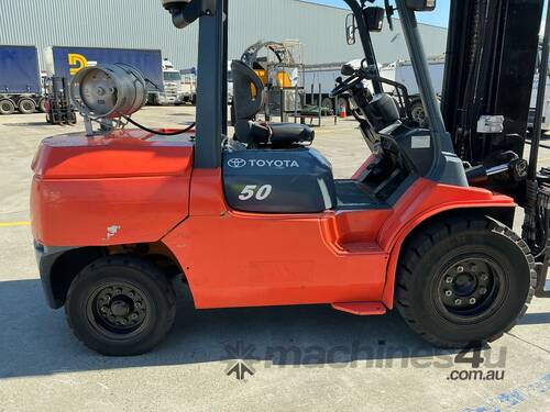 2005 Toyota 02-7FGA50 Counter Balance Forklift