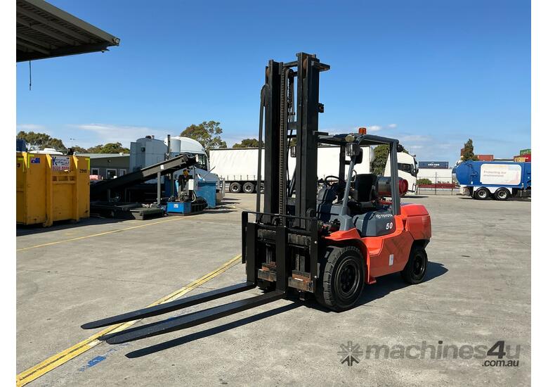 2005 Toyota 02-7FGA50 Counter Balance Forklift