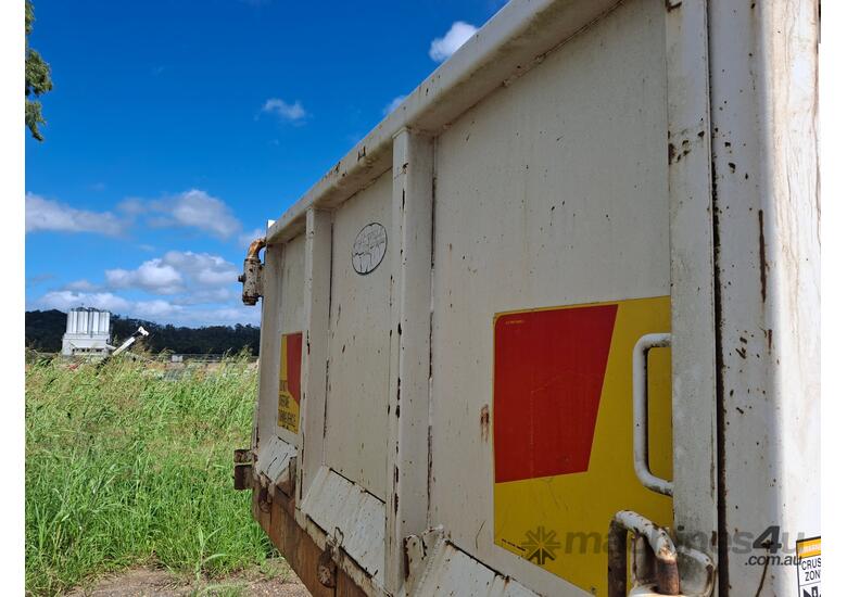 2011 Shephard A3 DOG-235T Tri Axle Tipping Dog Trailer