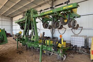 John Deere 1720 Stack Fold Planter