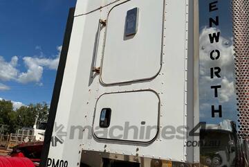 2015 Kenworth T909 Prime Mover Sleeper Cab