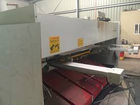 Metal Master 3208 VR Guillotine - picture2' - Click to enlarge