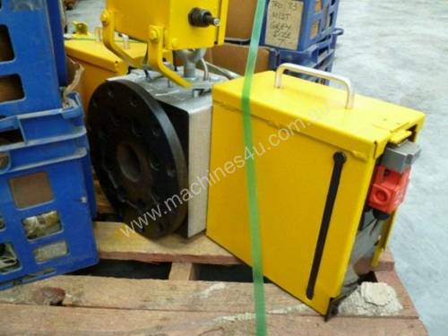 Beringer ULC35 Hydraulic Screen Changer with Power