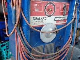 Lincoln Idealarc ACDC TM 300/300 Welder - picture0' - Click to enlarge
