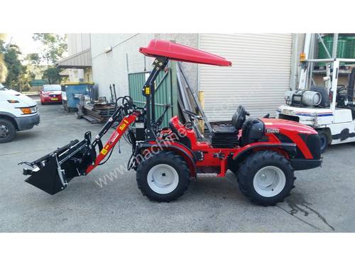 TRACTOR LOADER 4 IN 1 BUCKET AND PALLET FORKS