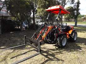 TRACTOR LOADER 4 IN 1 BUCKET AND PALLET FORKS - picture1' - Click to enlarge