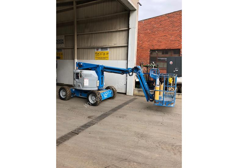 caption GENIE Z34/22 KNUCKLE BOOM