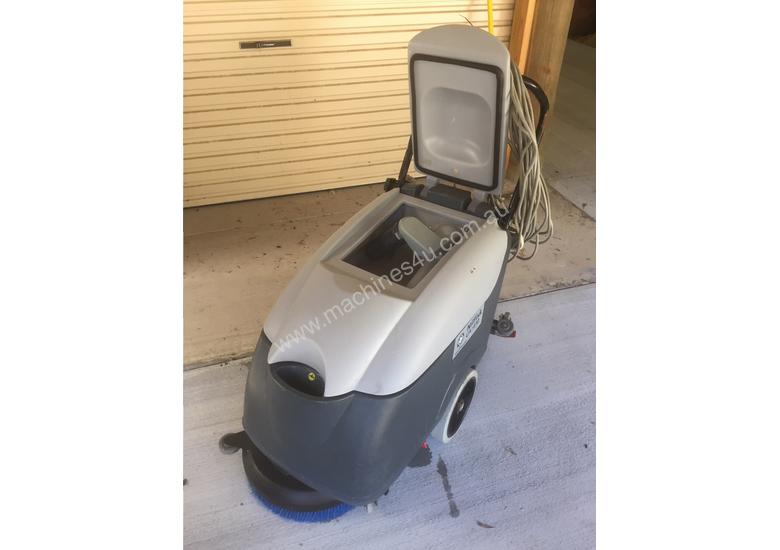 Click to view full size photos Nilfisk Electric Scrubber CA410